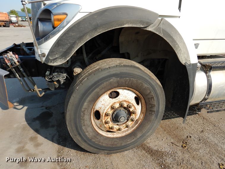 image for item DM5048 2012 International WorkStar 7500  dump truck