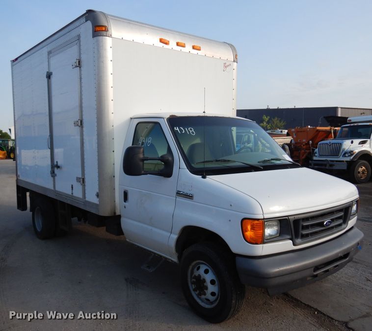 image for item DM5052 2006 Ford E450  box truck