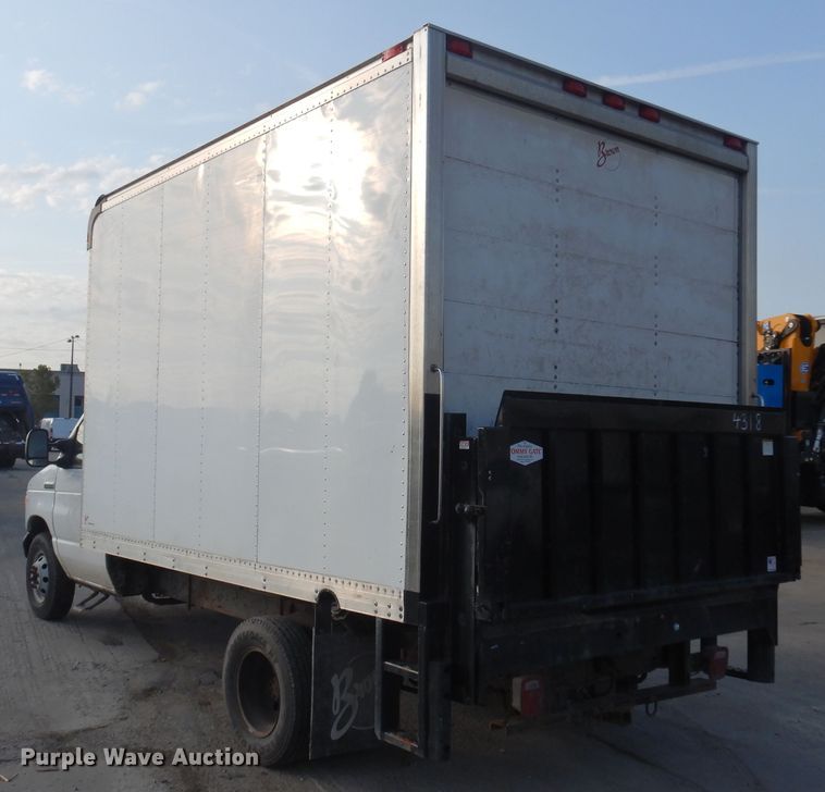 image for item DM5052 2006 Ford E450  box truck