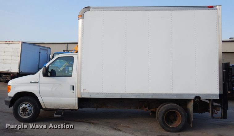 image for item DM5052 2006 Ford E450  box truck