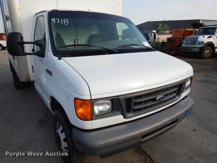 image for item DM5052 2006 Ford E450  box truck