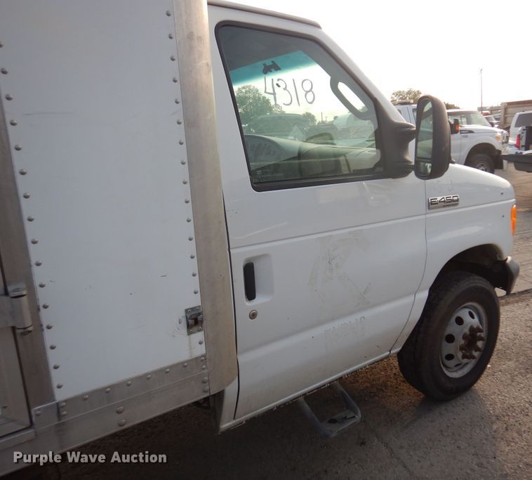 image for item DM5052 2006 Ford E450  box truck