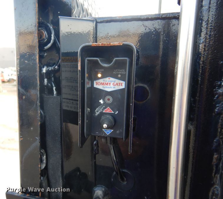 image for item DM5052 2006 Ford E450  box truck