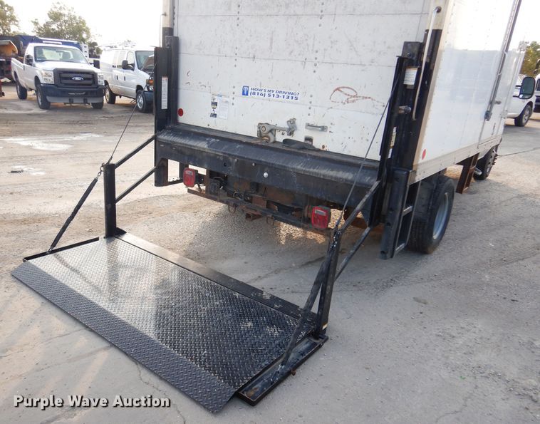 image for item DM5052 2006 Ford E450  box truck