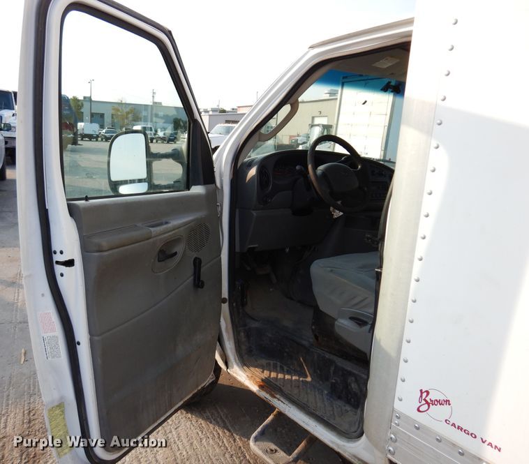 image for item DM5052 2006 Ford E450  box truck