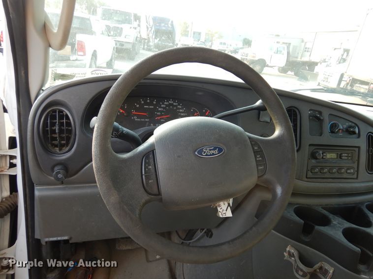 image for item DM5052 2006 Ford E450  box truck