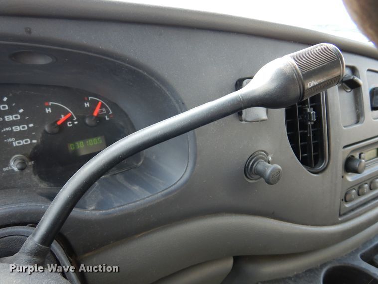 image for item DM5052 2006 Ford E450  box truck