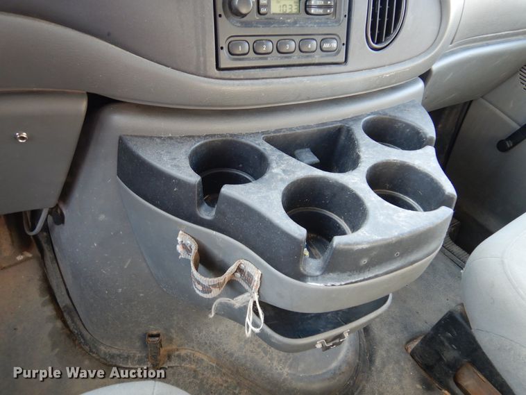 image for item DM5052 2006 Ford E450  box truck