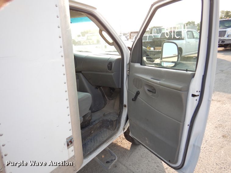 image for item DM5052 2006 Ford E450  box truck