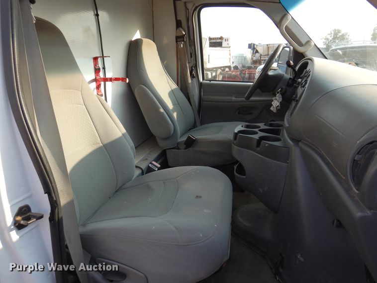 image for item DM5052 2006 Ford E450  box truck