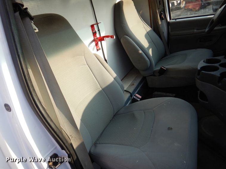 image for item DM5052 2006 Ford E450  box truck