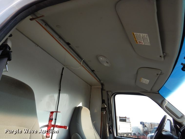 image for item DM5052 2006 Ford E450  box truck