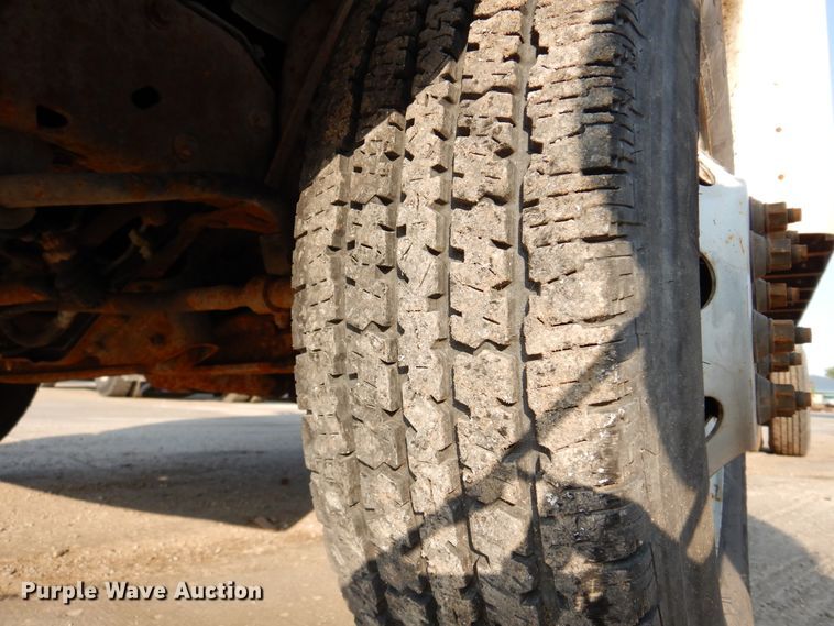 image for item DM5052 2006 Ford E450  box truck