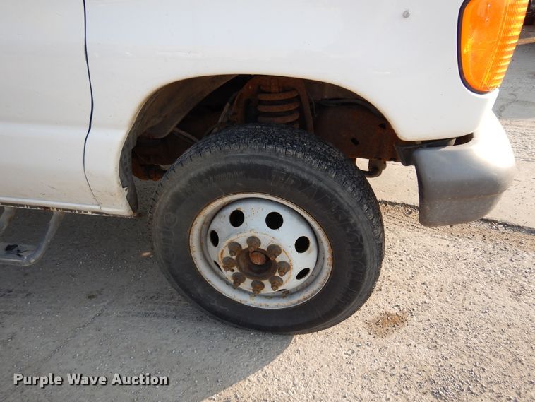 image for item DM5052 2006 Ford E450  box truck