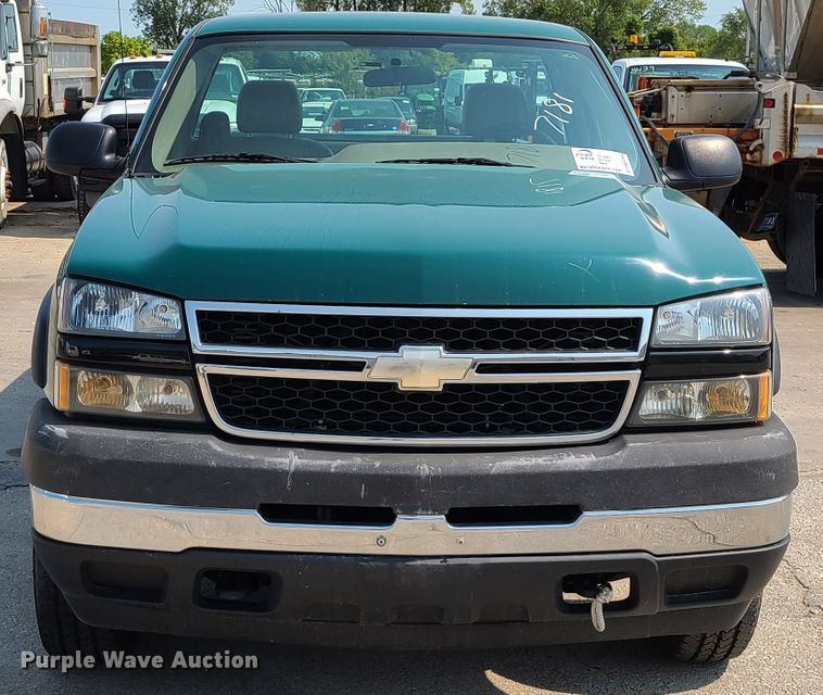 image for item DM5056 2006 Chevrolet Silverado 2500HD  pickup truck
