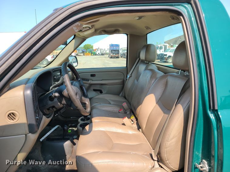 image for item DM5056 2006 Chevrolet Silverado 2500HD  pickup truck