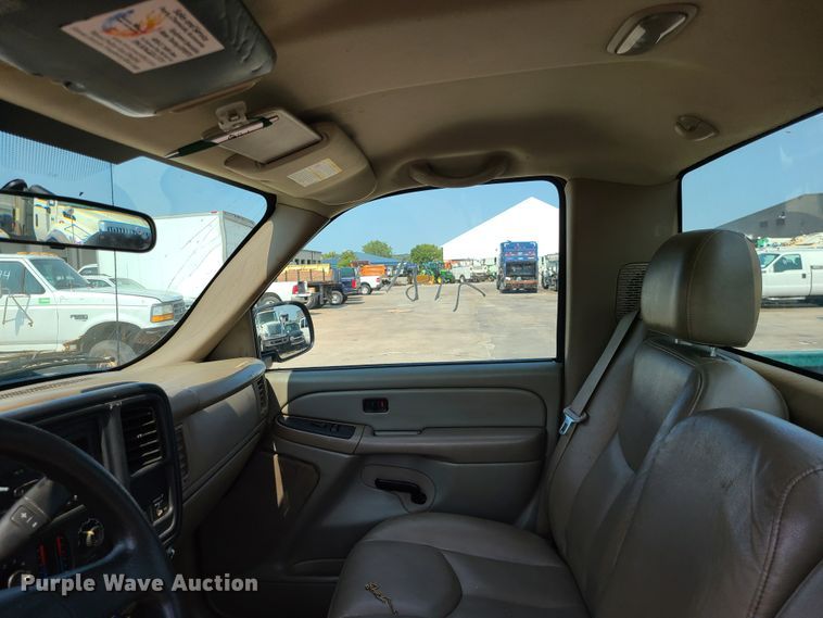 image for item DM5056 2006 Chevrolet Silverado 2500HD  pickup truck