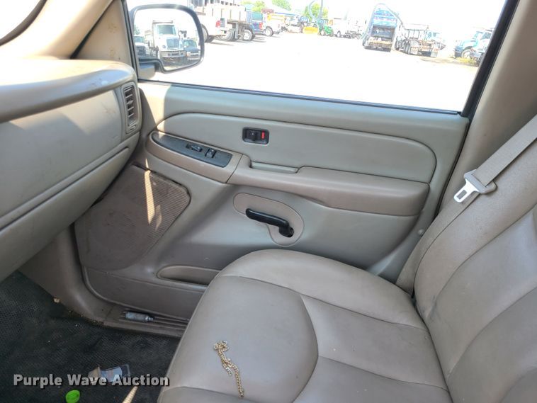 image for item DM5056 2006 Chevrolet Silverado 2500HD  pickup truck