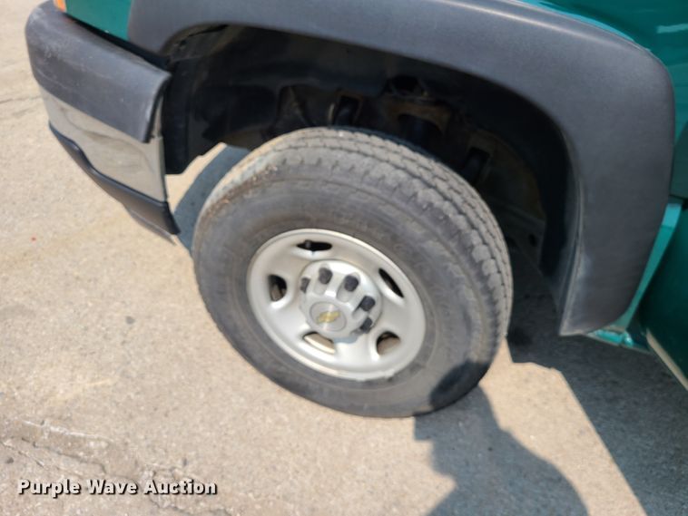 image for item DM5056 2006 Chevrolet Silverado 2500HD  pickup truck