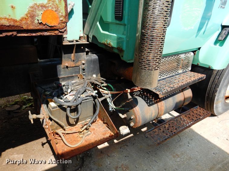 image for item DM5060 2007 International WorkStar 7400  dump truck