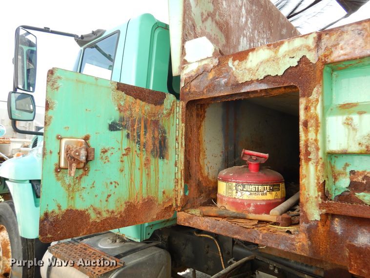 image for item DM5060 2007 International WorkStar 7400  dump truck