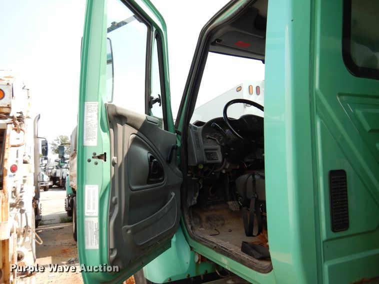 image for item DM5060 2007 International WorkStar 7400  dump truck