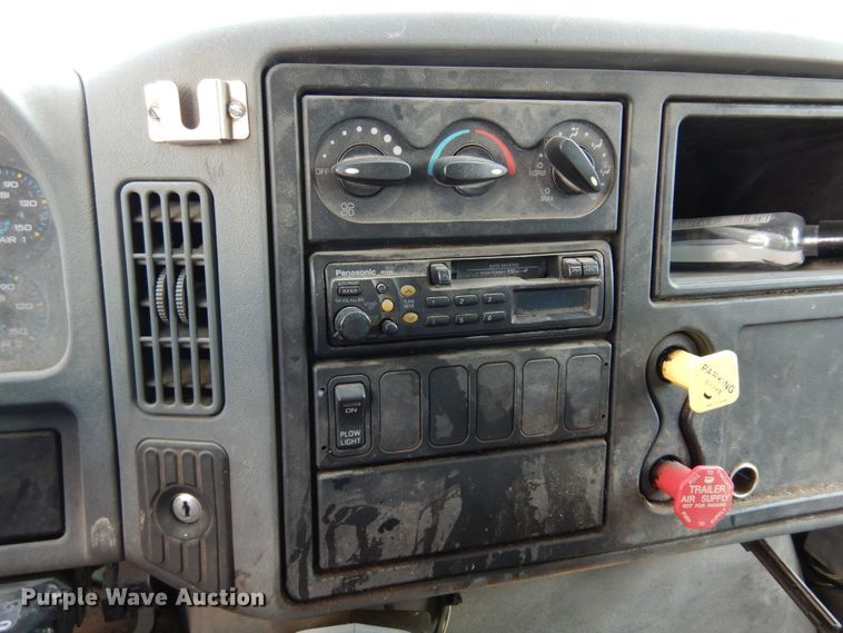 image for item DM5060 2007 International WorkStar 7400  dump truck