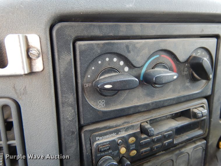 image for item DM5060 2007 International WorkStar 7400  dump truck