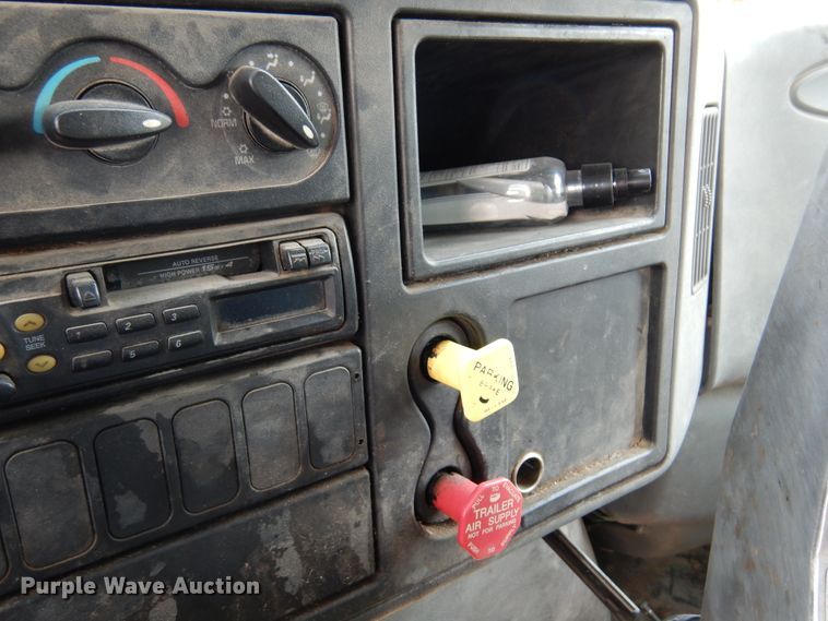 image for item DM5060 2007 International WorkStar 7400  dump truck