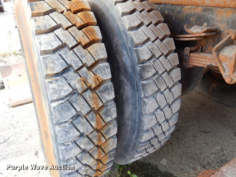 image for item DM5060 2007 International WorkStar 7400  dump truck