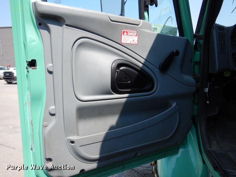 image for item DM5061 2007 International WorkStar 7300  dump truck