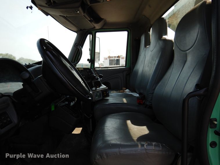 image for item DM5061 2007 International WorkStar 7300  dump truck