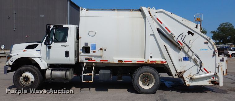 image for item DM5062 2013 International WorkStar 7400  refuse truck