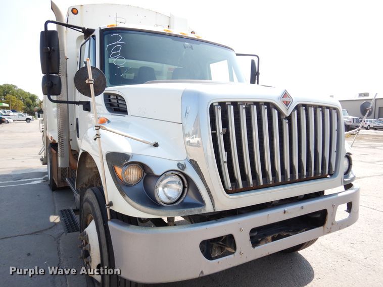 image for item DM5062 2013 International WorkStar 7400  refuse truck