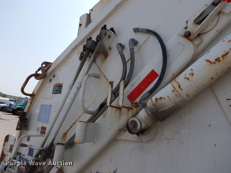 image for item DM5062 2013 International WorkStar 7400  refuse truck