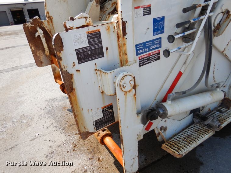 image for item DM5062 2013 International WorkStar 7400  refuse truck