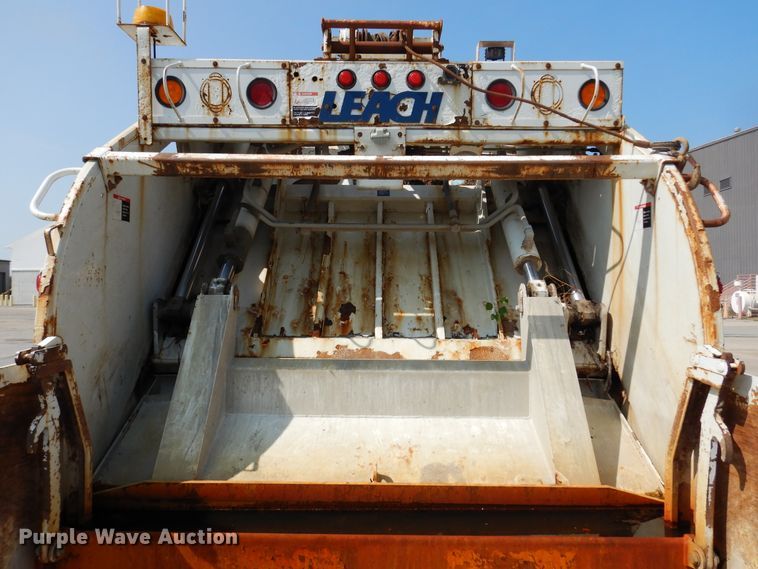 image for item DM5062 2013 International WorkStar 7400  refuse truck