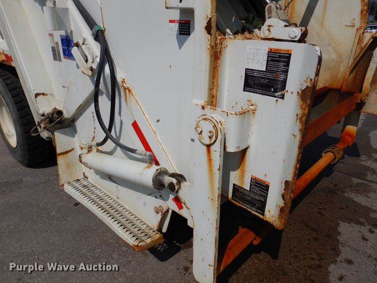 image for item DM5062 2013 International WorkStar 7400  refuse truck