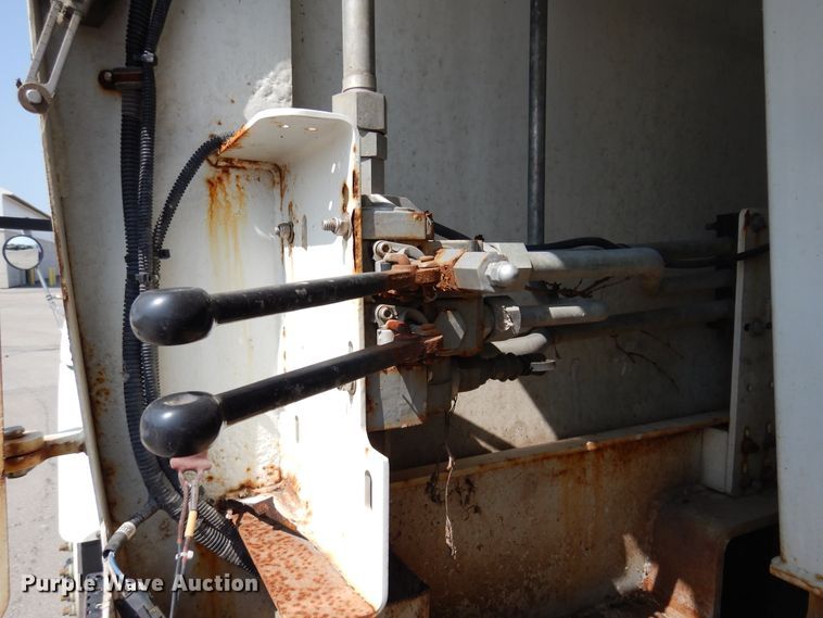 image for item DM5062 2013 International WorkStar 7400  refuse truck