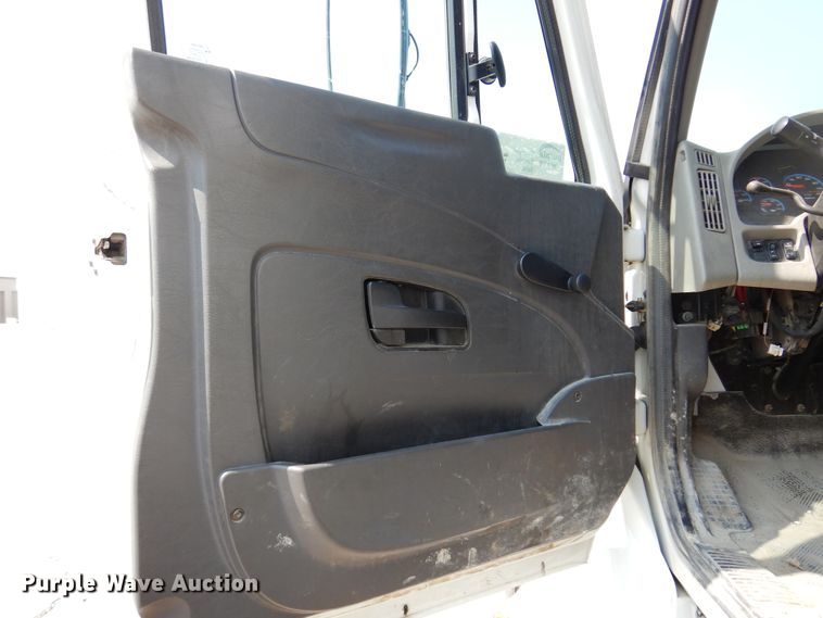 image for item DM5062 2013 International WorkStar 7400  refuse truck