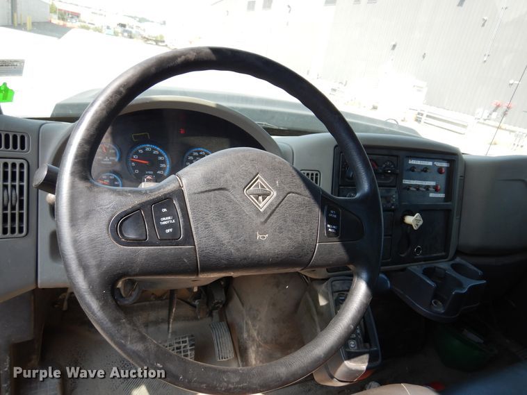 image for item DM5062 2013 International WorkStar 7400  refuse truck