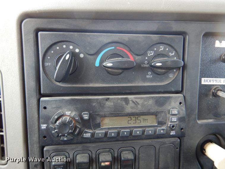 image for item DM5062 2013 International WorkStar 7400  refuse truck