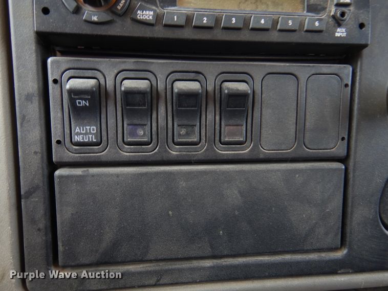 image for item DM5062 2013 International WorkStar 7400  refuse truck