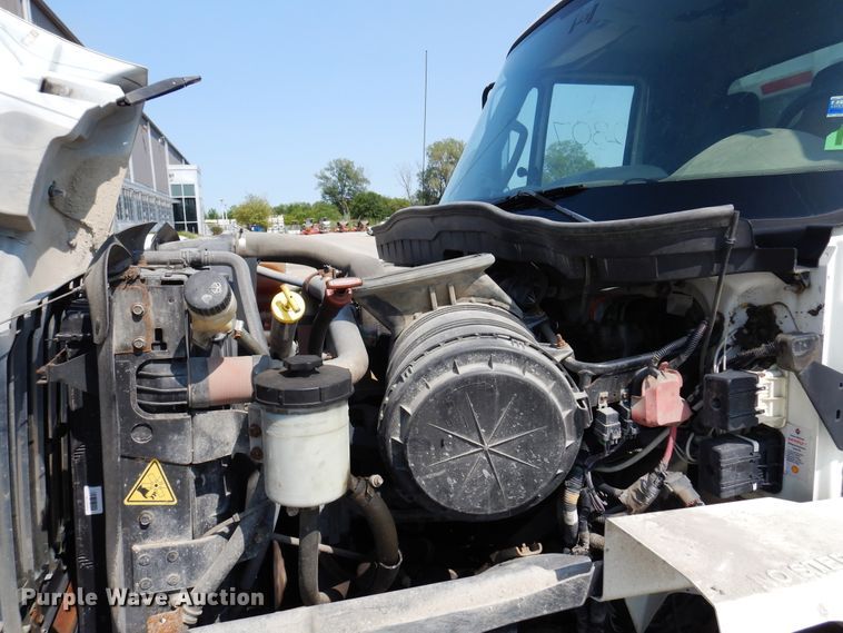 image for item DM5062 2013 International WorkStar 7400  refuse truck