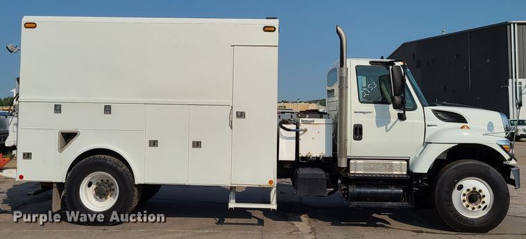 image for item DM5063 2013 International WorkStar 7400  utility / service truck