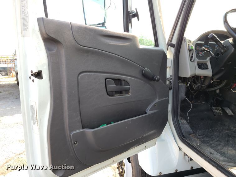 image for item DM5063 2013 International WorkStar 7400  utility / service truck