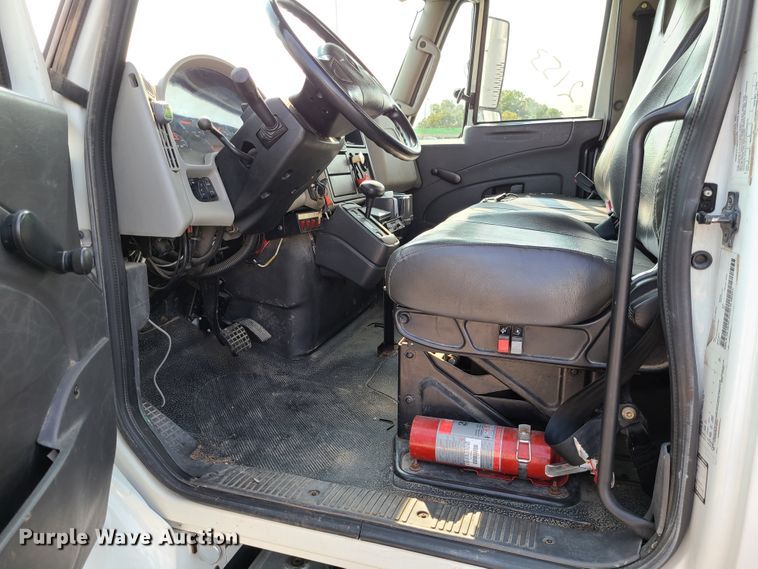 image for item DM5063 2013 International WorkStar 7400  utility / service truck