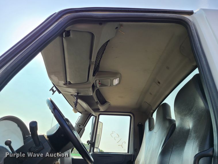 image for item DM5063 2013 International WorkStar 7400  utility / service truck