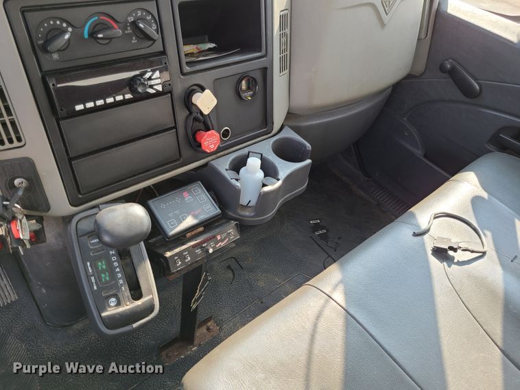 image for item DM5063 2013 International WorkStar 7400  utility / service truck