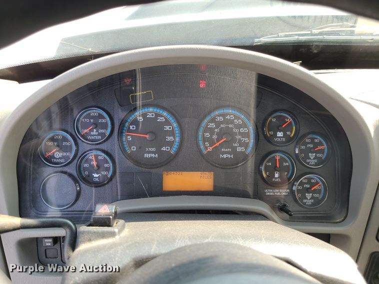 image for item DM5063 2013 International WorkStar 7400  utility / service truck